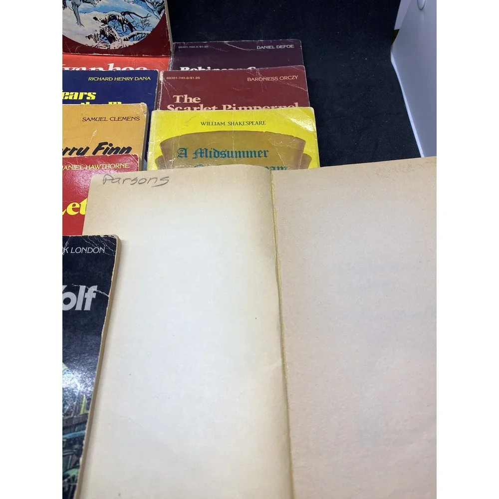 Lot of 19‎ Pocket Classics 